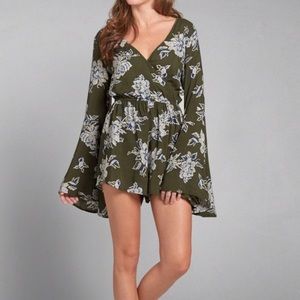 Abercrombie & Fitch bell sleeve romper